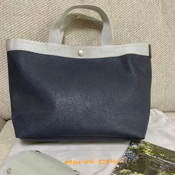 에르베 샤브리에 704GP M 네이비 x 실버