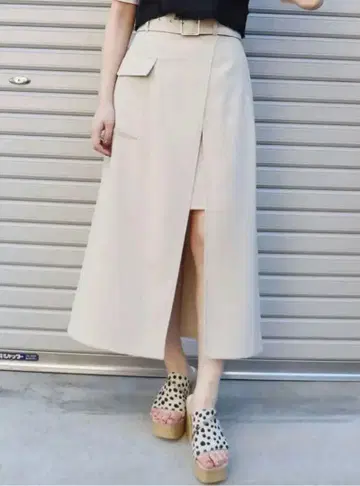 [ 새상품 ] MURUA 와이드 벨트 랩스커트