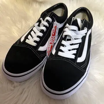 VANS CLASSICS 블랙/화이트 스니커즈