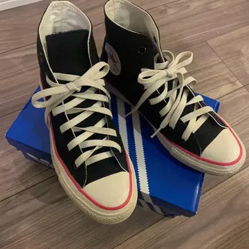 컨버스 블랙 하이컷 스니커즈