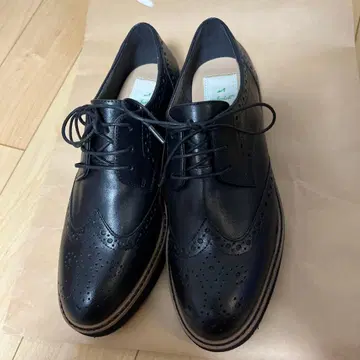 enchanted 천연 가죽 블랙 레이스업 슈즈