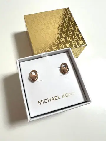 MICHAEL KORS 하트 모양 락 귀걸이 미사용 새상품 박스 포함