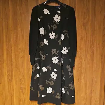 꽃무늬 긴팔 무릎 기장 원피스 42 사이즈