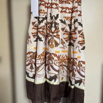 플레어 스커트 베이지 브라운 프린트