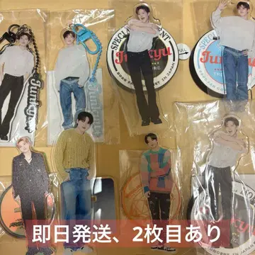 TREASURE 준규 아크릴 스탠드 캔뱃지 세트