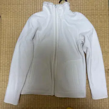화이트 플리스 자켓
