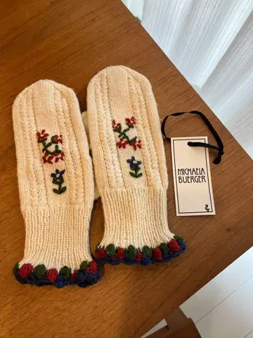 MICHAELA BURGER 꽃무늬 자수 미튼