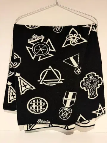 ELEVENPARIS 심볼 패턴 머플러 블랙/화이트