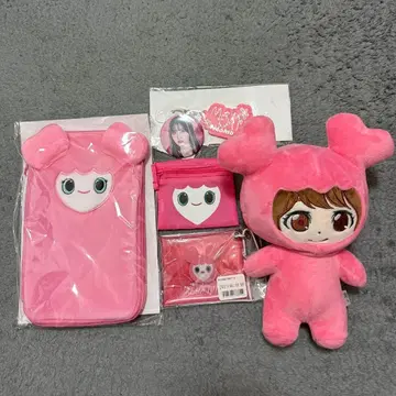 TWICE 모모 봉제 인형 파우치 캔 배지