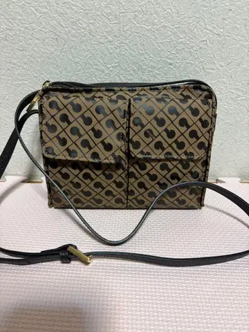 게라르디니 소프티 소재 사선 가케 미니백 GHERARDINI