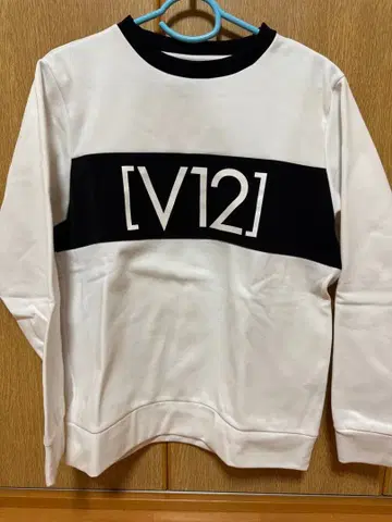 [V12] 트레이닝복 L 사이즈 화이트/블랙