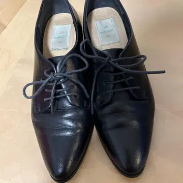 인챈티드 천연 가죽 레이스업 가죽 신발 블랙 중간 힐