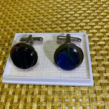 Pompo Finland 스펙트롤라이트 커프스 단추