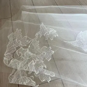 더 트릿 드레싱 꽃무늬 웨딩 베일