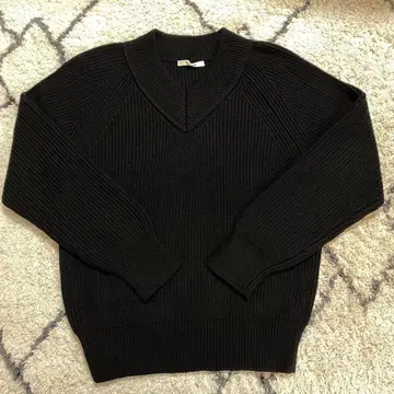 [ SLOANE ] 5G 메리노울 하찌 V넥 니트