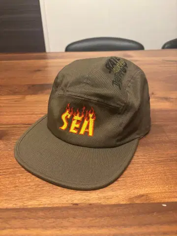 Thrasher 프레임 로고 캡