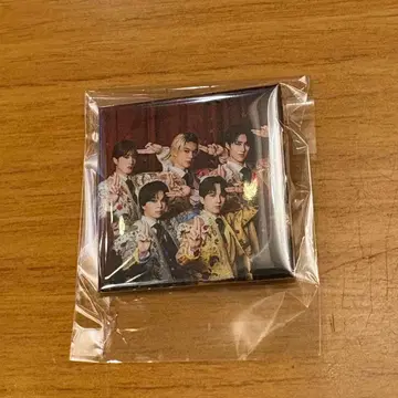 M!LK 스퀘어 캔뱃지 좋아 죽겠어!