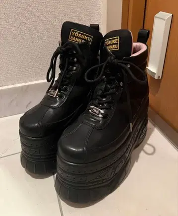 YOSUKE 통굽 스니커즈 블랙