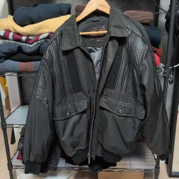 Vallois 블랙 플라이트 자켓