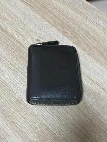 MHL 마가렛호웰 2단 접이식 지갑