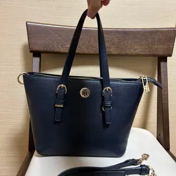 타미힐피거 네이비 숄더백