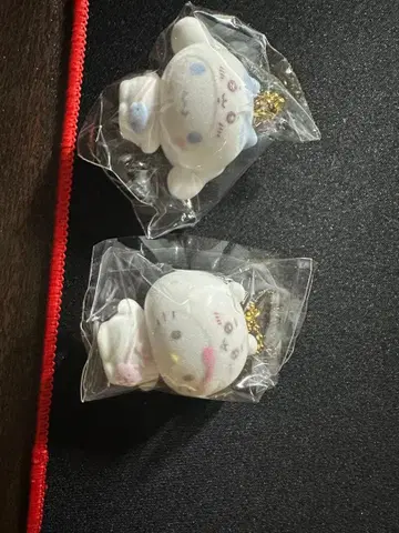 치이카와 산리오 시크릿 플로키 마스코트 참 시나몬 키티