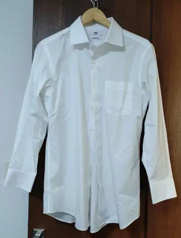 [ 새상품 ] 유니클로 슈퍼 논아이론 셔츠 세미 와이드 M 42-80