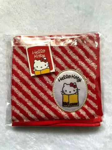 헬로키티 빨간색 타월 스트라이프 패턴 헬로키티전 한정판 타월