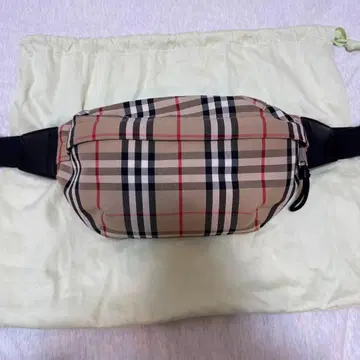 체크 무늬 웨스트 파우치