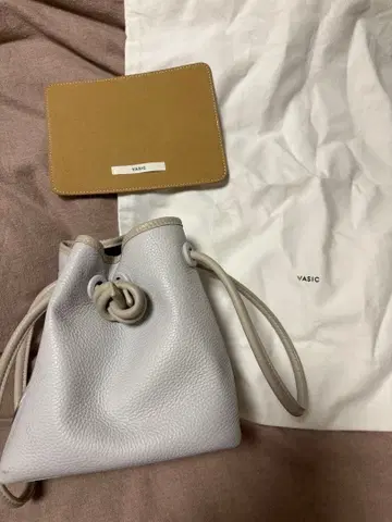 투모로우랜드 별주 VASIC BOND mini 깔창 포함