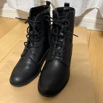 천연 가죽 알파 큐빅 블랙 레이스업 부츠