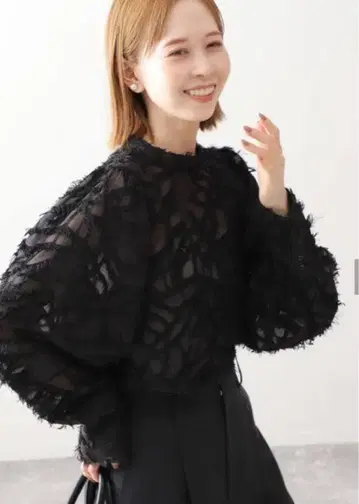 슬로브 이에나 프린지 자카드 볼륨 슬리브 블라우스