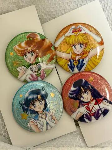 세일러문 홀로그램 핀 배지 4개 세트