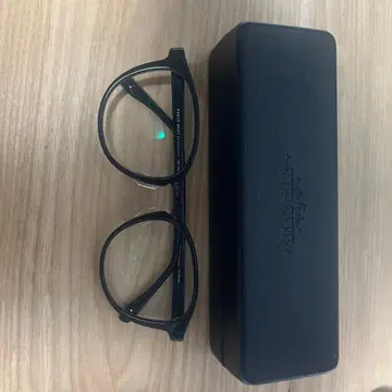 PARIS MIKI collection 블랙 프레임 안경 케이스 포함