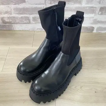 ZARA 삭스 부츠 23cm 트랙 밑창 통굽 사이드 지퍼 숏