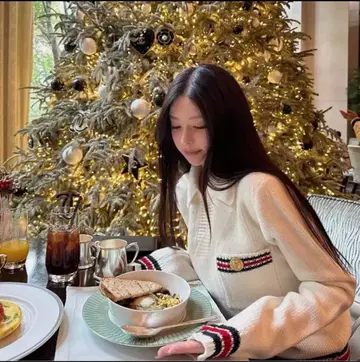 화이트 스트라이프 악센트 니트 NEW