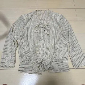 잉게보그 블라우스