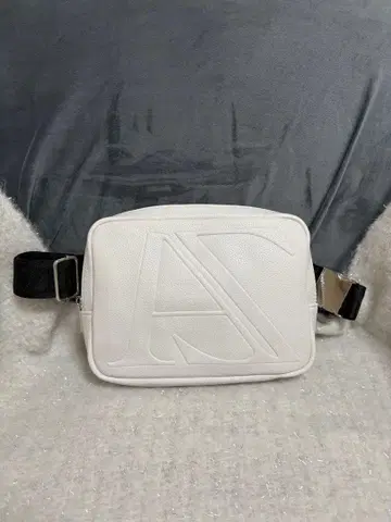 AZUL BY MOUSSY 화이트 바디백