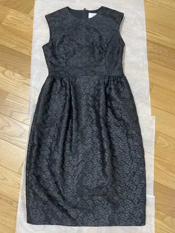 택 포함 새상품 [ Rene ] 정가 110,000엔 원피스 36