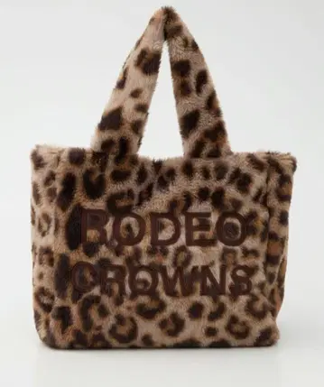 *21일 한정 판매* 인조 모피 로고 패치 토트 5500엔