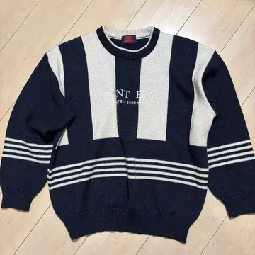 스트라이프 디자인 니트 스웨터