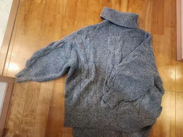 새상품급 Loungedresss. 케이블 짜임 터틀넥 니트