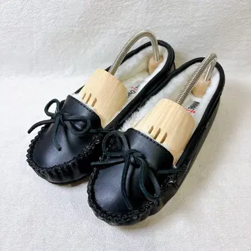 미네통카 모카신 보아 스무스 가죽 칼리 블랙 size 6