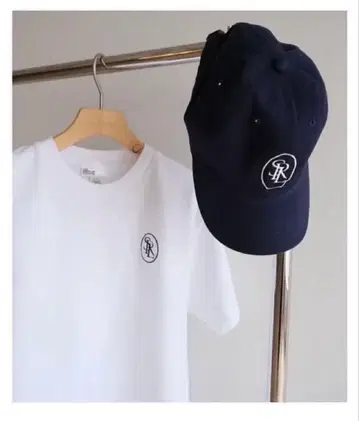 새상품 SeaRoomlynn x LAA 엠블럼 티셔츠 화이트