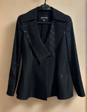 새상품급 GIORGIO ARMANI 자켓 44 한정판 판매 12/28까지