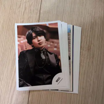 WEST. 사진 카드 여러 장