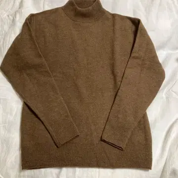 미사용 45R 하이넥 스웨터