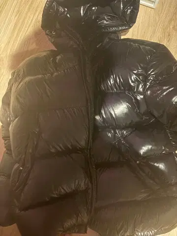 ZARA 블랙 다운 자켓 후드 부착