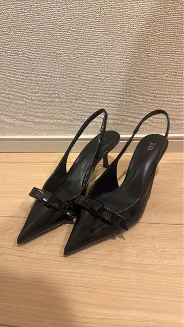 블랙 리본 스틸레토 하이힐 ZARA