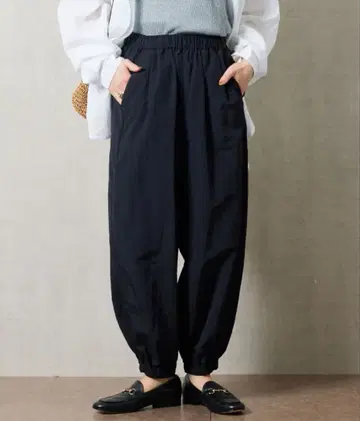 프릭스스토어 턱 벌룬 팬츠 블랙